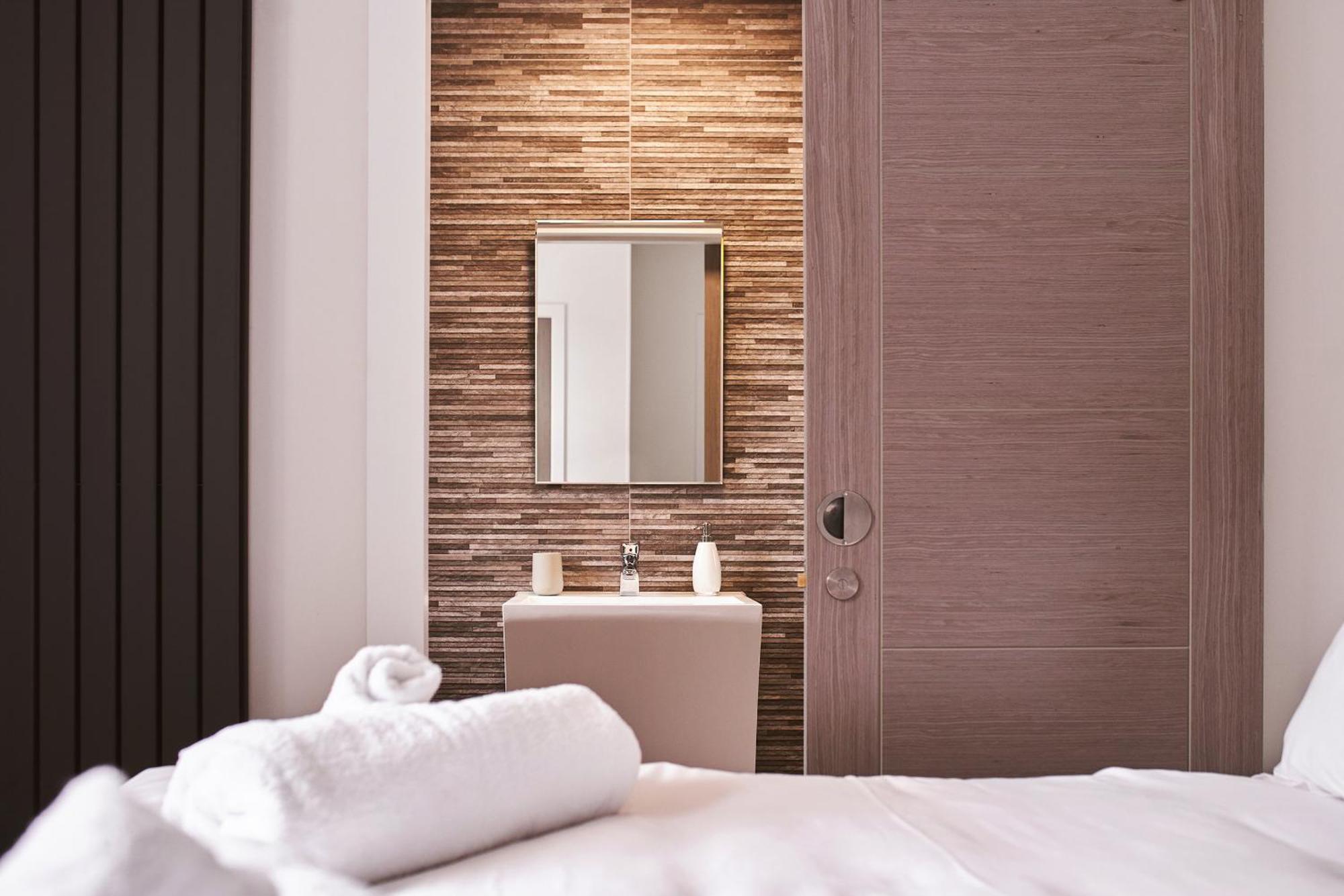 Harbour Breeze - Contemporary Waterside Bolthole On Torquay'S Iconic Marina Apartment ภายนอก รูปภาพ