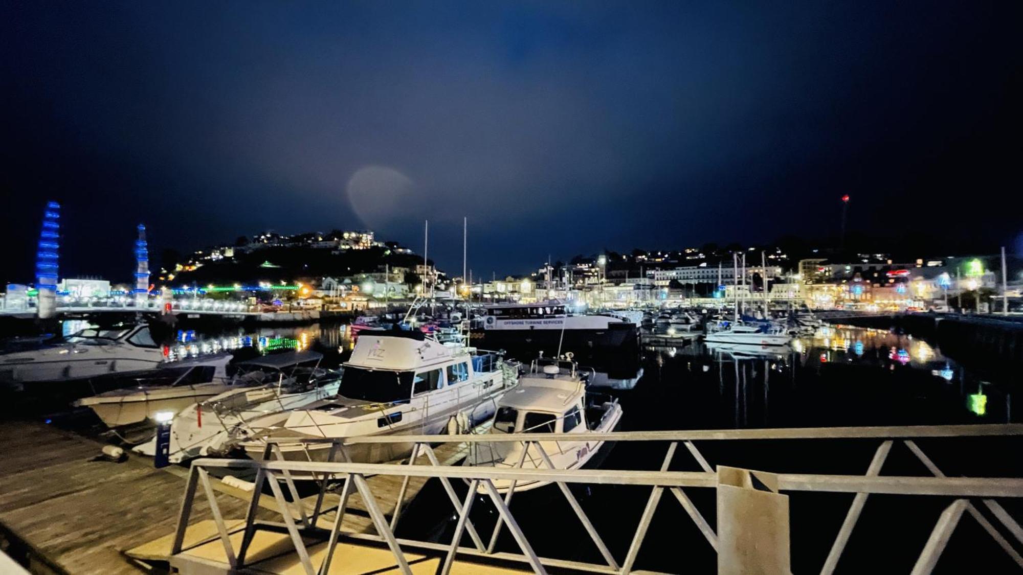 Harbour Breeze - Contemporary Waterside Bolthole On Torquay'S Iconic Marina Apartment ภายนอก รูปภาพ